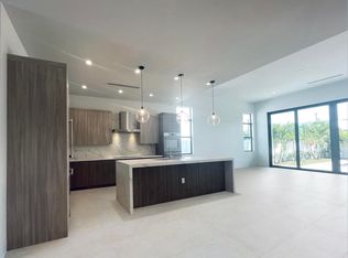 690 Jeffery St, Boca Raton, FL 33487