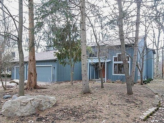 2nd image of 1445 N Folkstone Ct