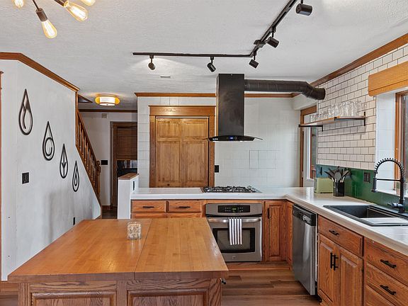 3rd image of 2387 7th Ave