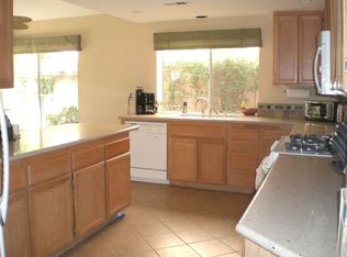 1438 Green Oak Rd, Vista, CA 92081