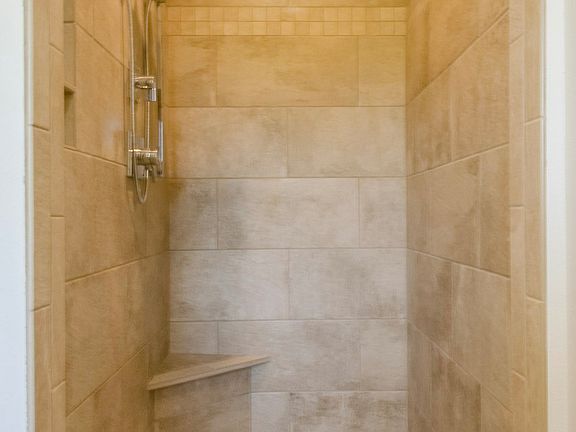 3rd image of 936 Sound Harbor Cir