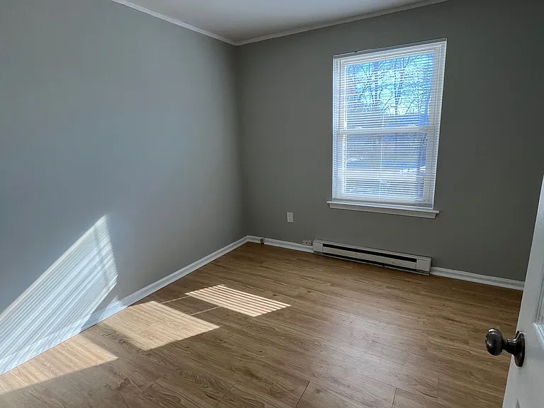 50 Hampshire Rd — Photo 12