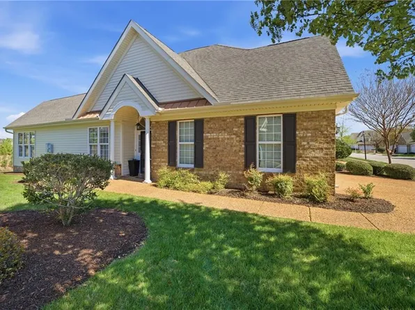 518 Dunning Ln, Chesapeake, VA 23322