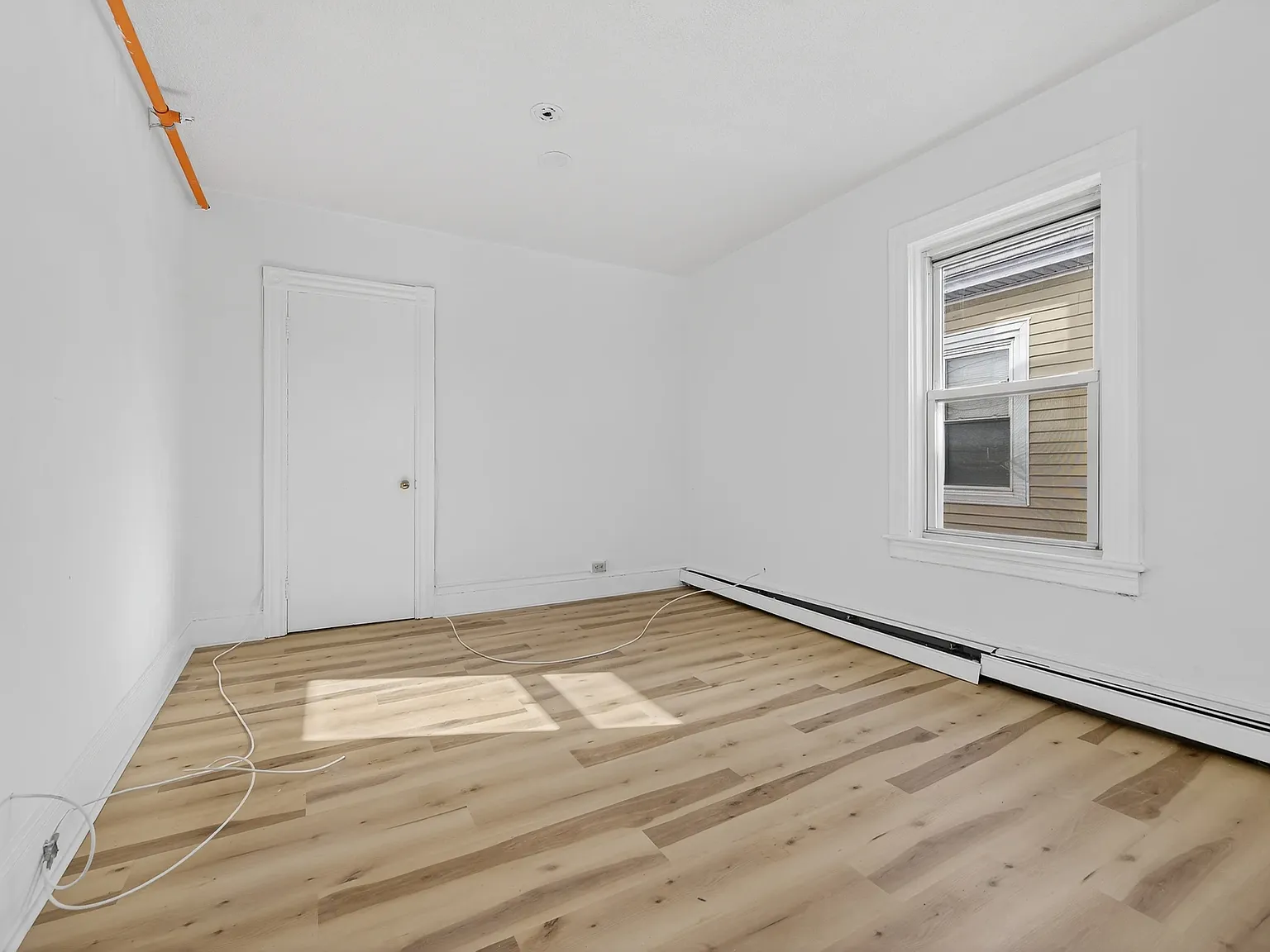 2 bed, 917 sqft, $1,750 — Photo 2