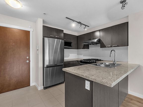 4th image of 9500 Odlin Rd #108
