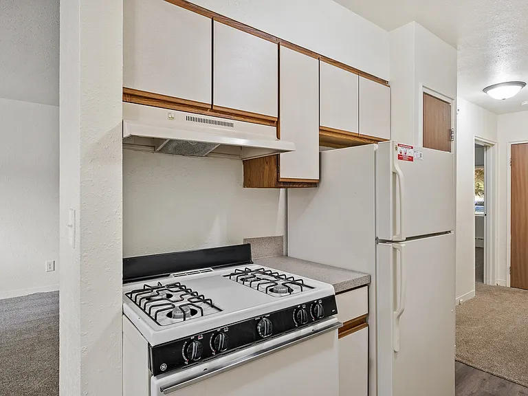 1457 Burke Ave NE — Photo 1