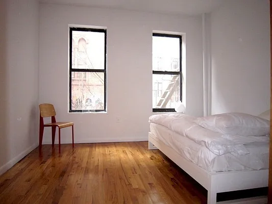 Rented by NYC Holdings Management | media 17