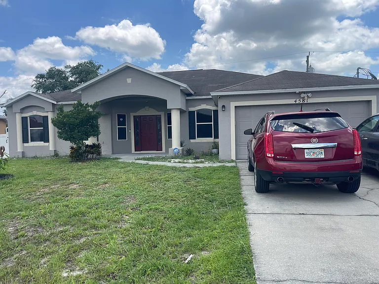 4581 SW Floral St — Photo 1