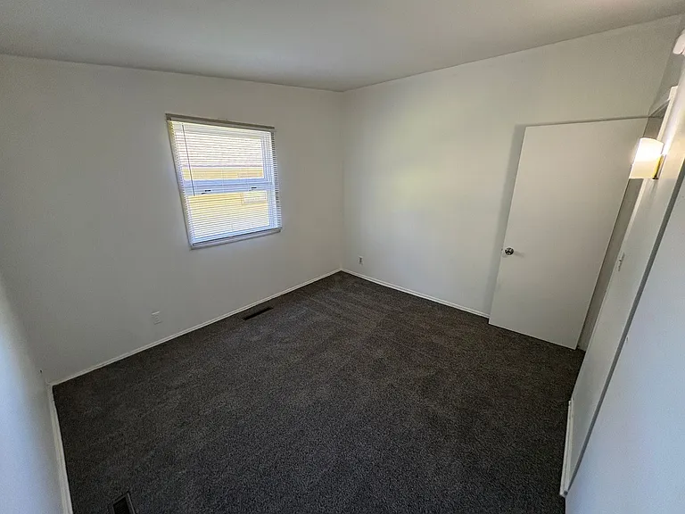 632 Eastborough Ln — Photo 17