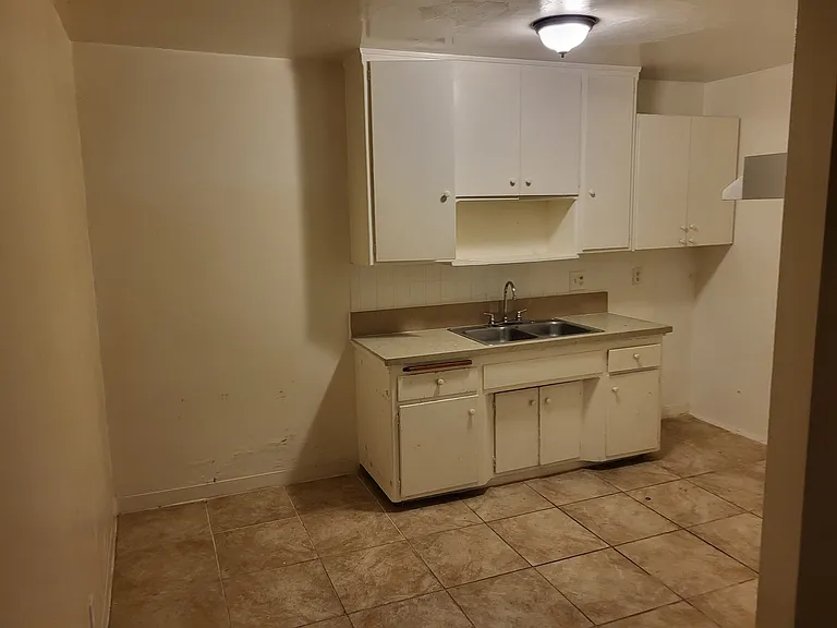 12521 York Ave #F — Photo 5