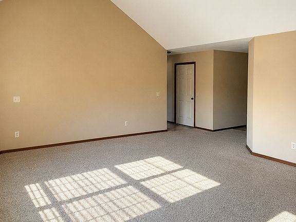4th image of 1760 N Joseph Ave
