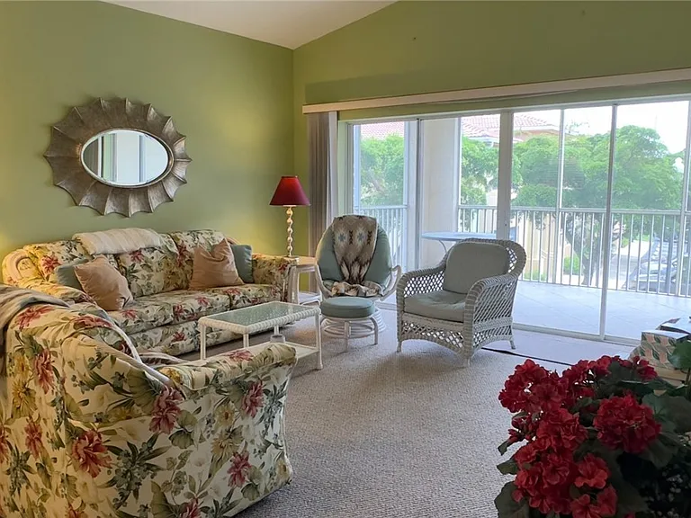 4327 Bellasol Cir #2721 — Photo 2