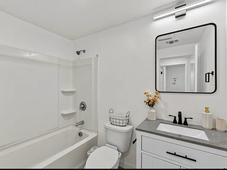 802 Garden St — Photo 11