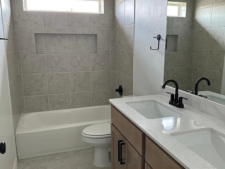 1021 Legend Milton Ln — Photo 36