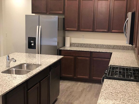 4th image of 2071 E Wisteria Dr