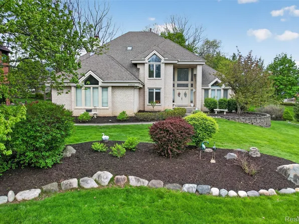 28959 Augusta, Farmington Hills, MI 48331