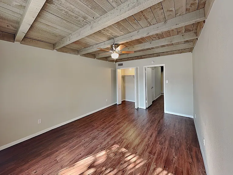 4900 El Campo Ave #6 — Photo 2