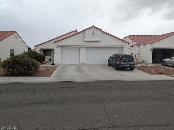 4648 Mountain Tree St