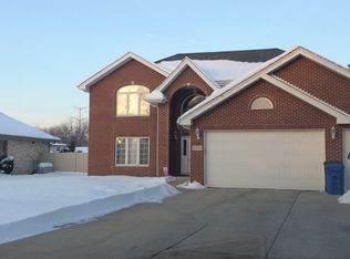7300 Banks St, Justice, IL 60458
