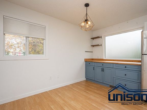 4th image of 30 Ranchlands Pl NW