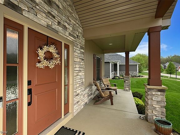 2nd image of 1702 Honeychuck Ln