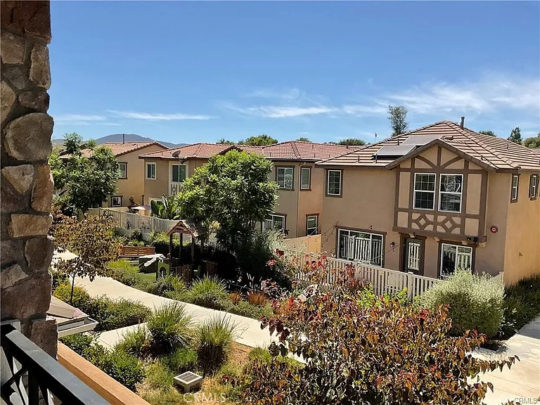 470 Prosperity Dr — Photo 12