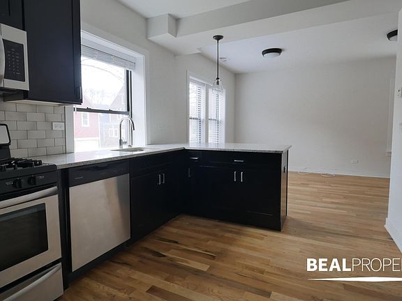 4th image of 2203 W Eastwood Ave #2E
