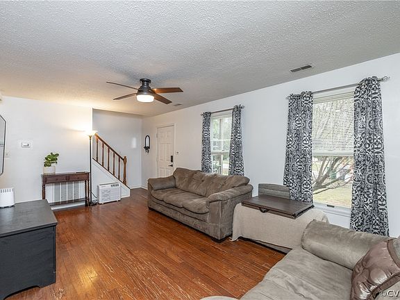 3rd image of 10 Moorwood Ridge Dr