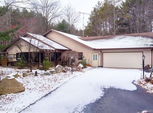 2939 Grove St, Standish, MI 48658