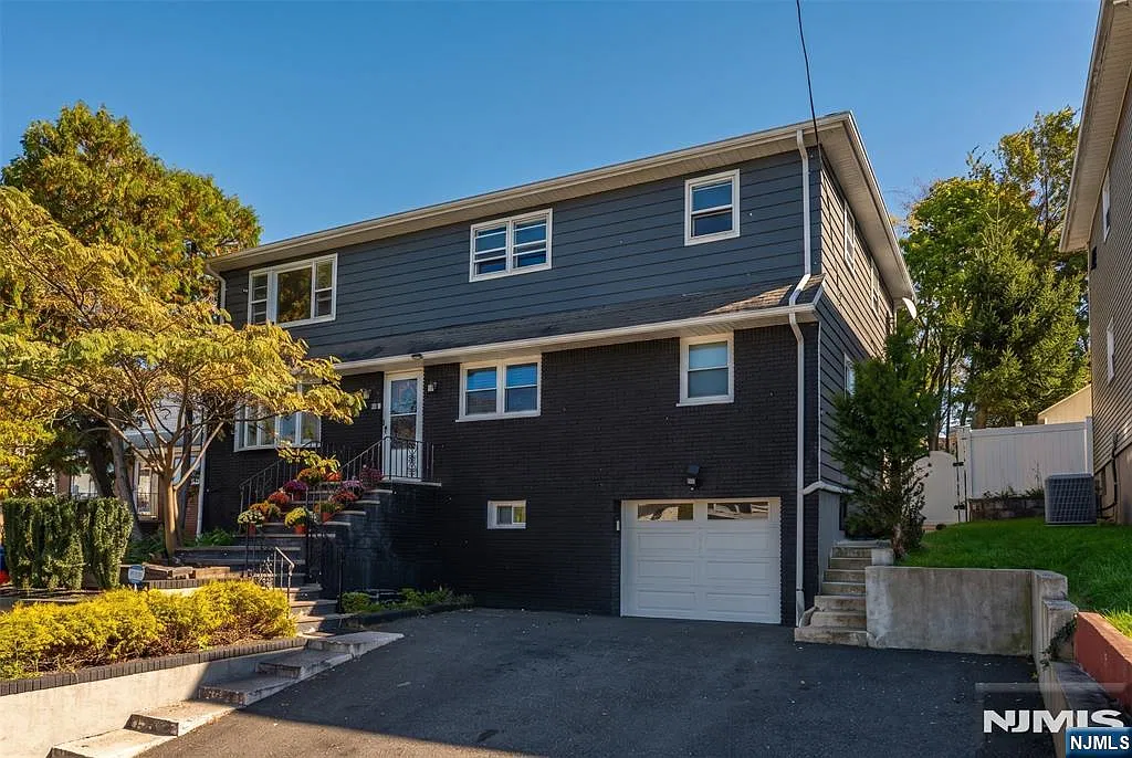 8 Sibel Ct — Photo 2