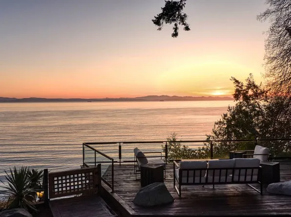 329 Gulf View Cres, Pt Roberts, WA 98281