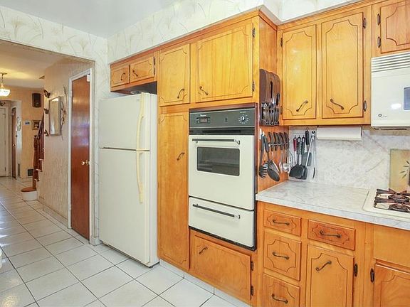 5th image of 2419 Kingsland Ave