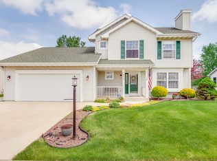 8528 Queensbury Ln, Sturtevant, WI 53177