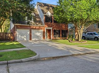 14611 Oak Chase Dr, Houston, TX 77062