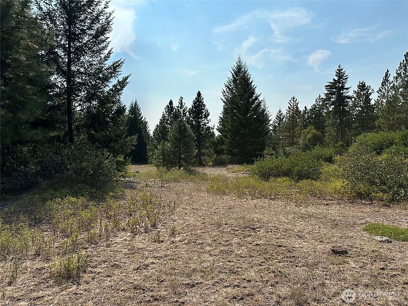 2nd image of 2 Cedar Monument Road