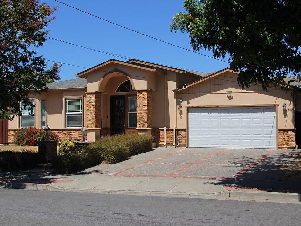 1st image of 41176 Saint Anthony Dr
