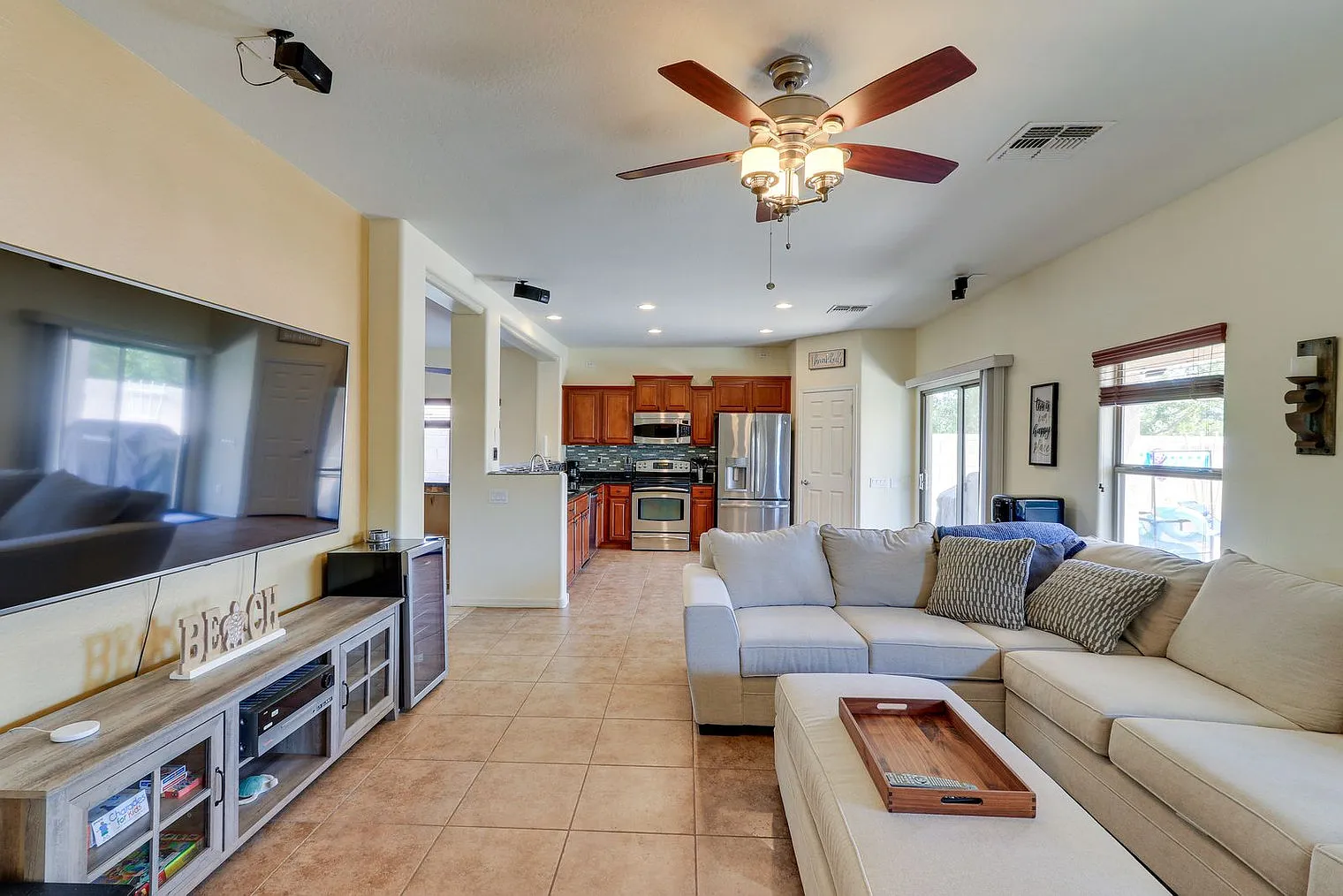 5 bed, 3.0 bath, 3239 sqft, $5,118 — Photo 4