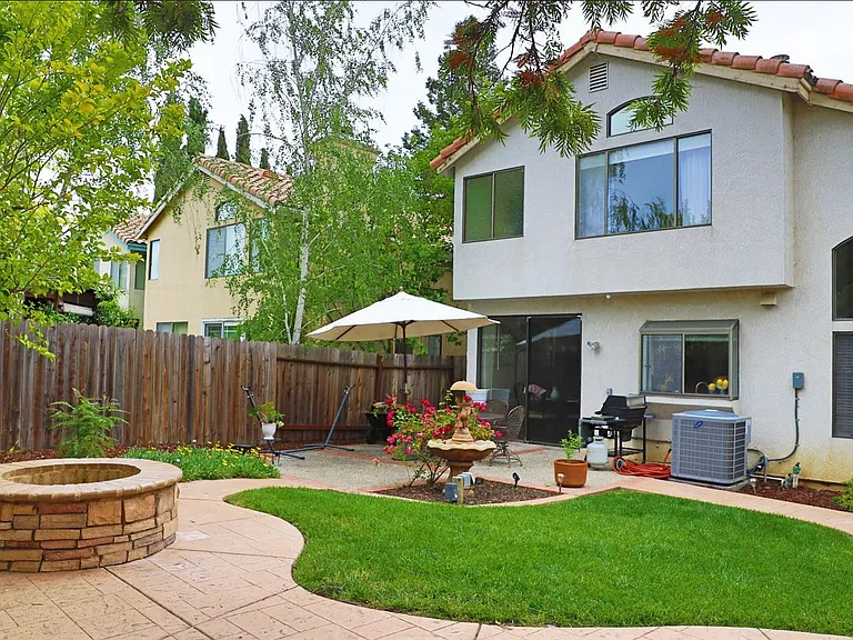 4946 Felicia Way — Photo 26