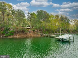 18264 Park Dr, Saint Inigoes, MD 20684