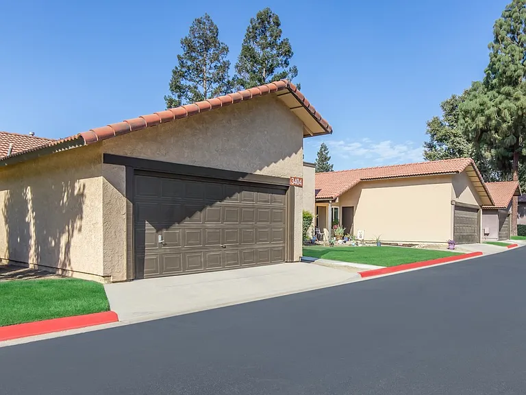 Oak View Apartments — Photo 15