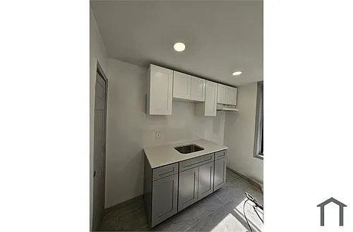 47 Milford Ave Photo 1