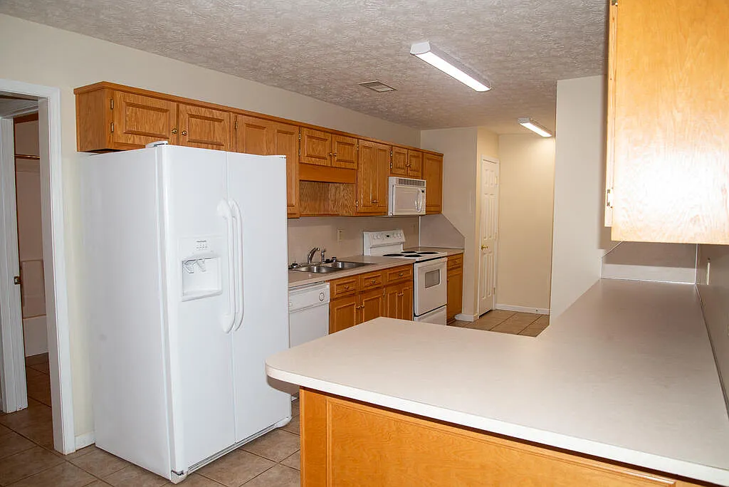 3 bed, 1440 sqft, $1,400 — Photo 4