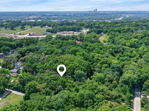 1260 E 41st Street, Des Moines, IA 50317