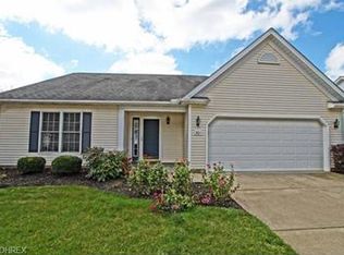 301 Bridgewater Ln, Chardon, OH 44024