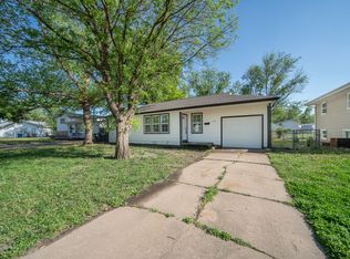 421 W 4th St, Valley Center, KS 67147