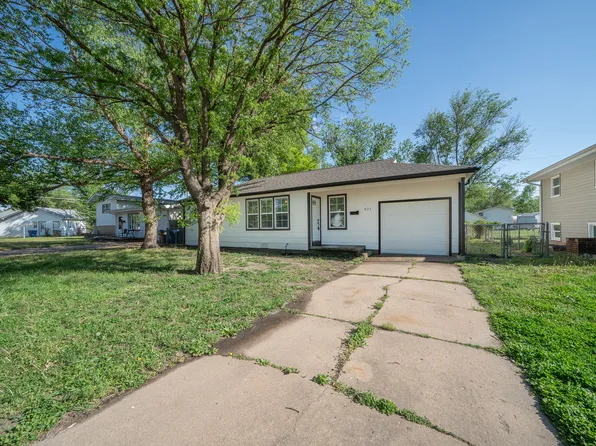 421 W 4th St, Valley Center, KS 67147