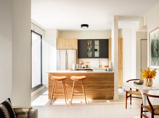1055 W Van Buren St #2710, Chicago, IL 60607