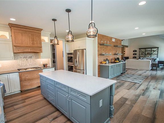 4th image of 4309 Saint Theresa Blvd
