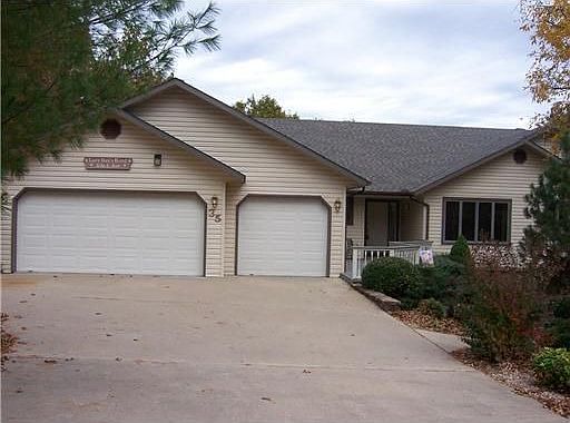 1st image of 35 Dunkeld Dr