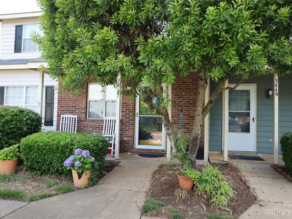 3847 Mosscroft Ln, Charlotte, NC 28215